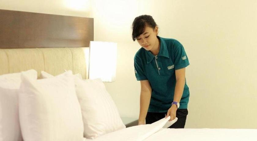 Country Heritage Resort Hotel Surabaya Exterior foto