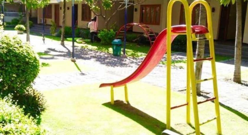 Country Heritage Resort Hotel Surabaya Exterior foto
